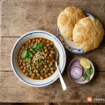 Công thức làm Chole Bhature chuẩn vị Bắc Ấn với bánh phồng giòn
